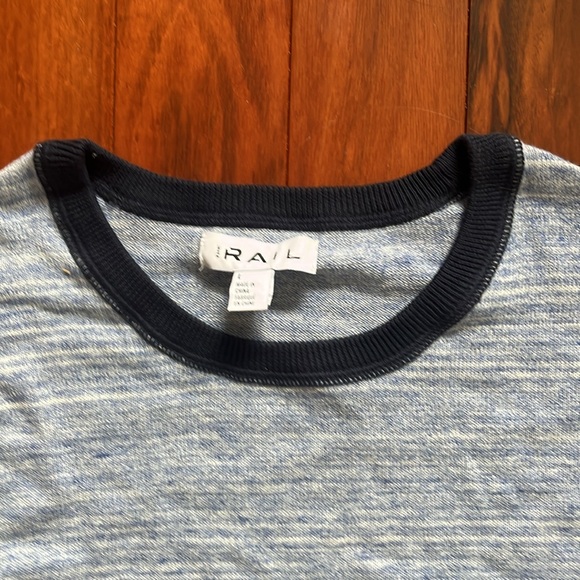 Men’s long sleeve striped sweater size large - Picture 2 of 3